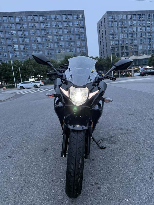 二手豪爵铃木GSX250R