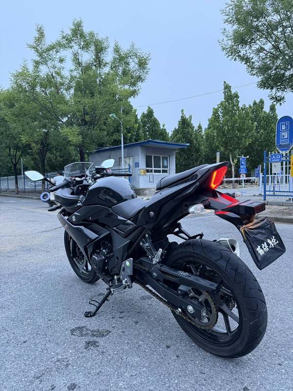 二手豪爵铃木GSX250R