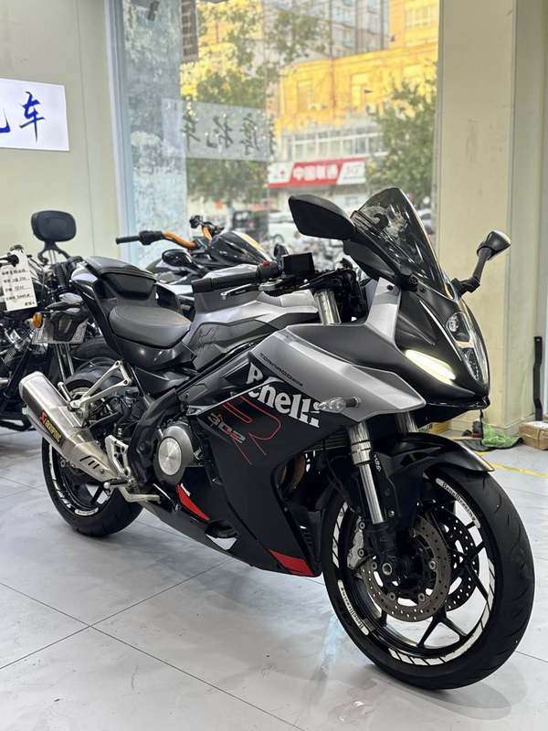 二手贝纳利龙卷风 Tornado 302R