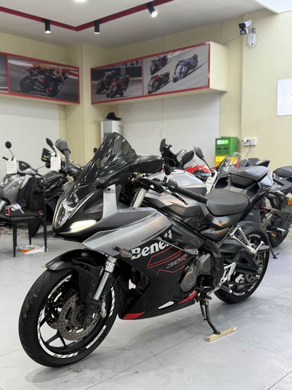 二手贝纳利龙卷风 Tornado 302R