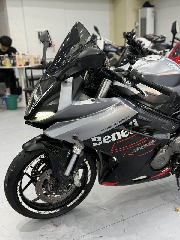 二手贝纳利龙卷风 Tornado 302R
