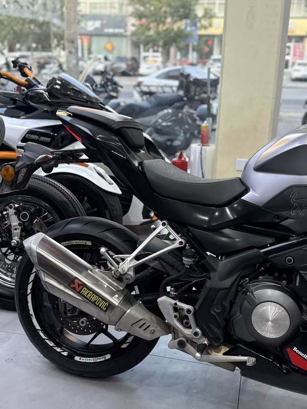 二手贝纳利龙卷风 Tornado 302R