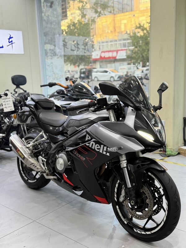 二手贝纳利龙卷风 Tornado 302R