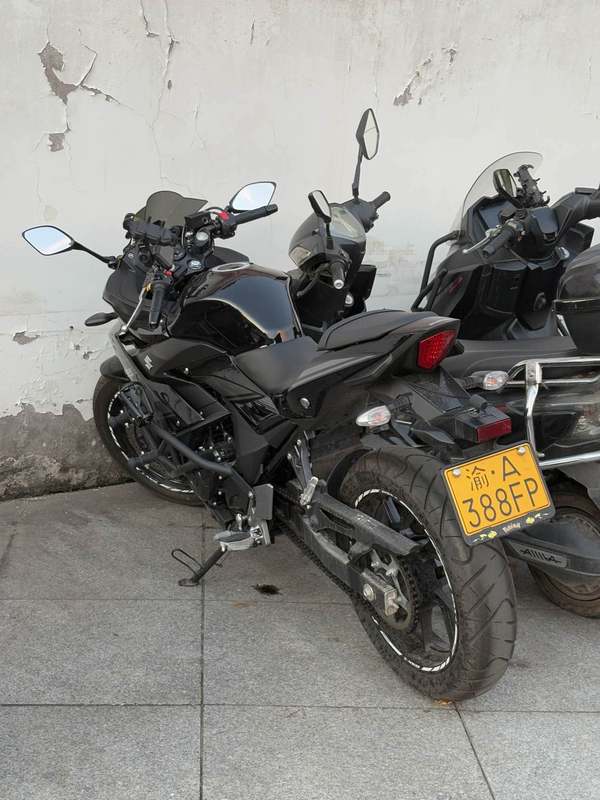 二手豪爵铃木GSX250R