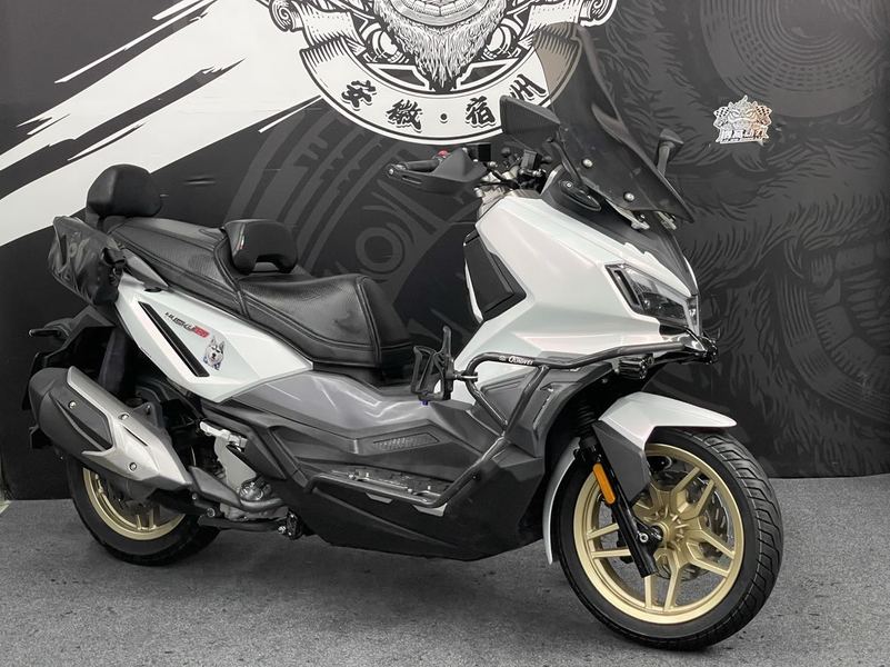 二手三阳哈士奇 Husky ADV300