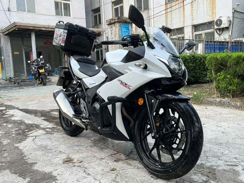 二手豪爵铃木GSX250R
