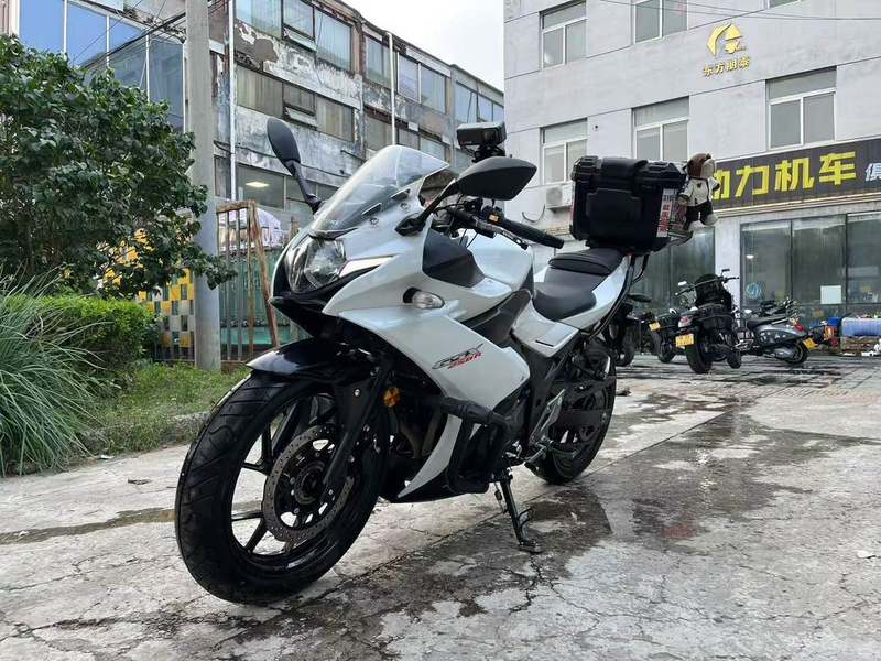 二手豪爵铃木GSX250R