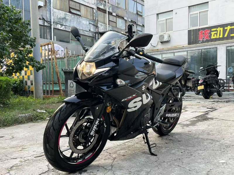 二手豪爵铃木GSX250R