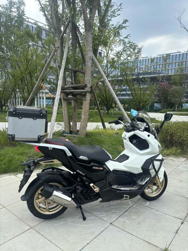 二手三阳哈士奇 Husky ADV150