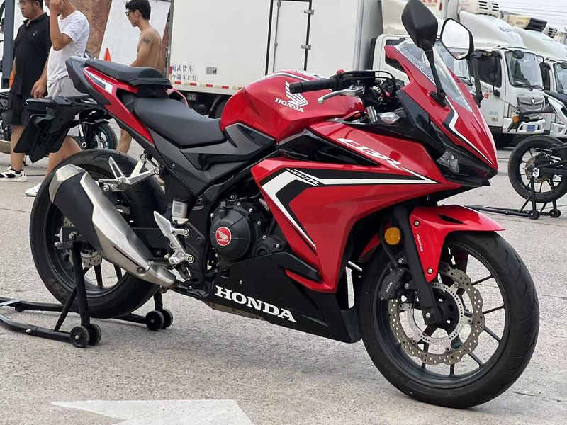 二手本田CBR400R