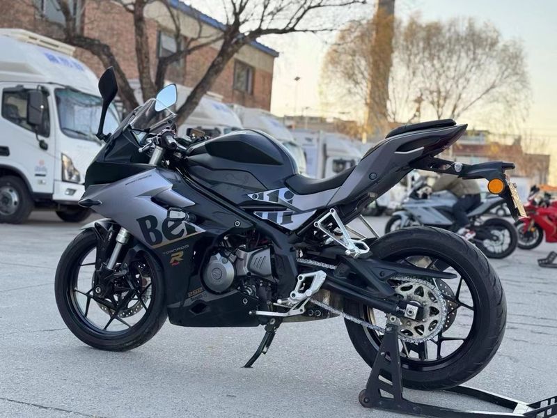 二手贝纳利龙卷风 Tornado 252R