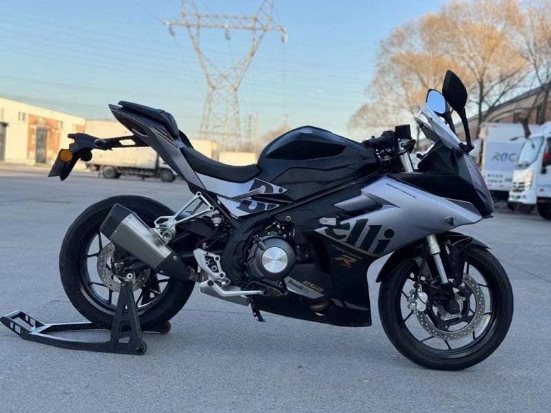 二手贝纳利龙卷风 Tornado 252R