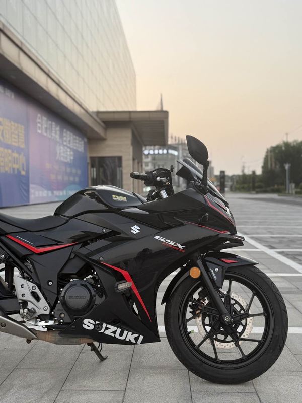 二手豪爵铃木GSX250R