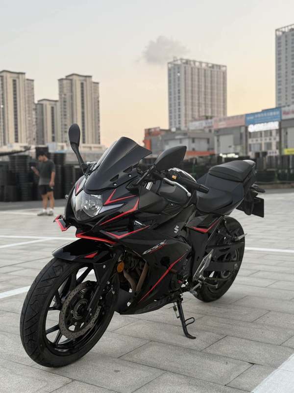 二手豪爵铃木GSX250R