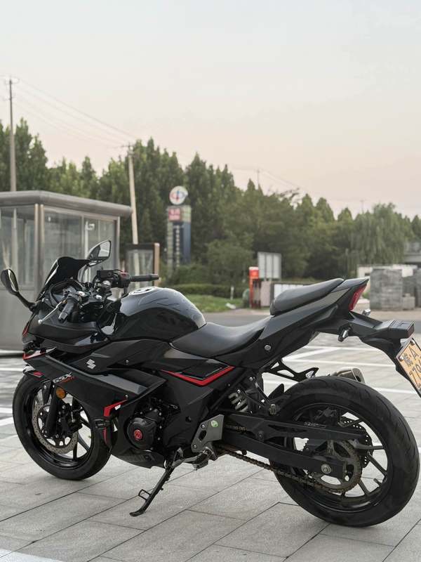二手豪爵铃木GSX250R