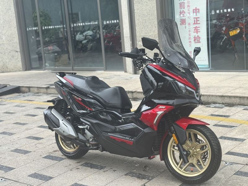 二手三阳哈士奇 Husky ADV300