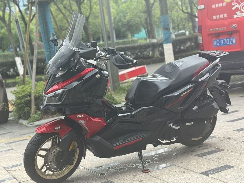 二手三阳哈士奇 Husky ADV300