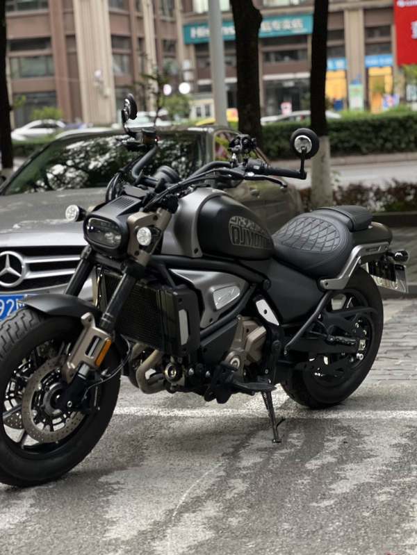 二手QJMOTOR闪700