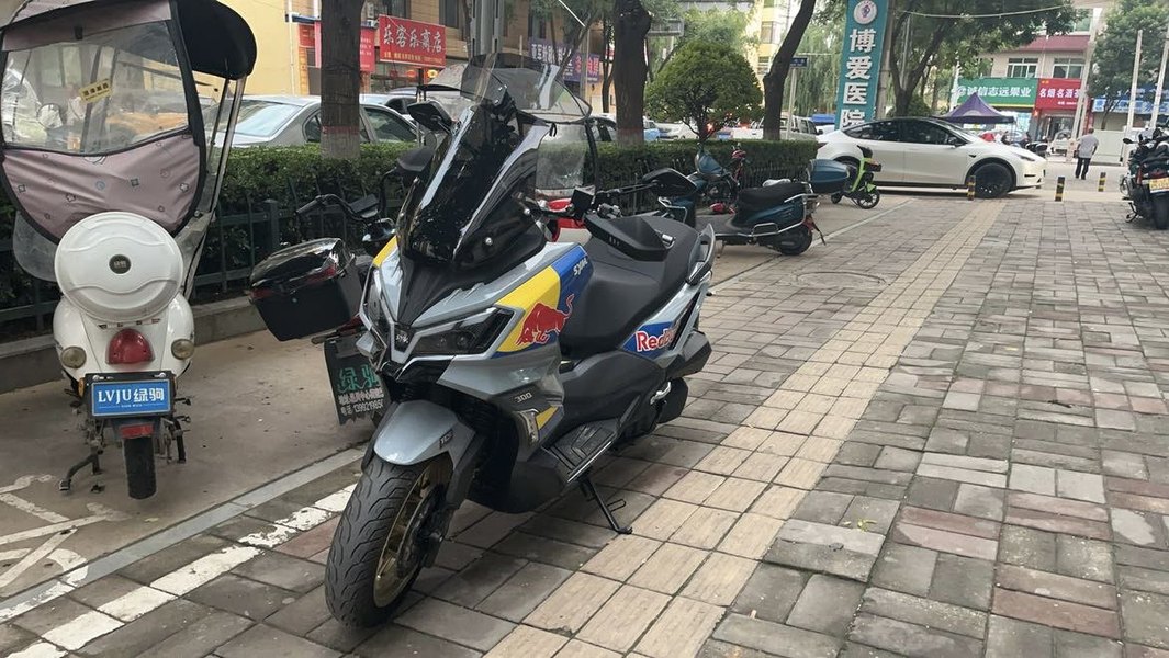 二手三阳哈士奇 Husky ADV300