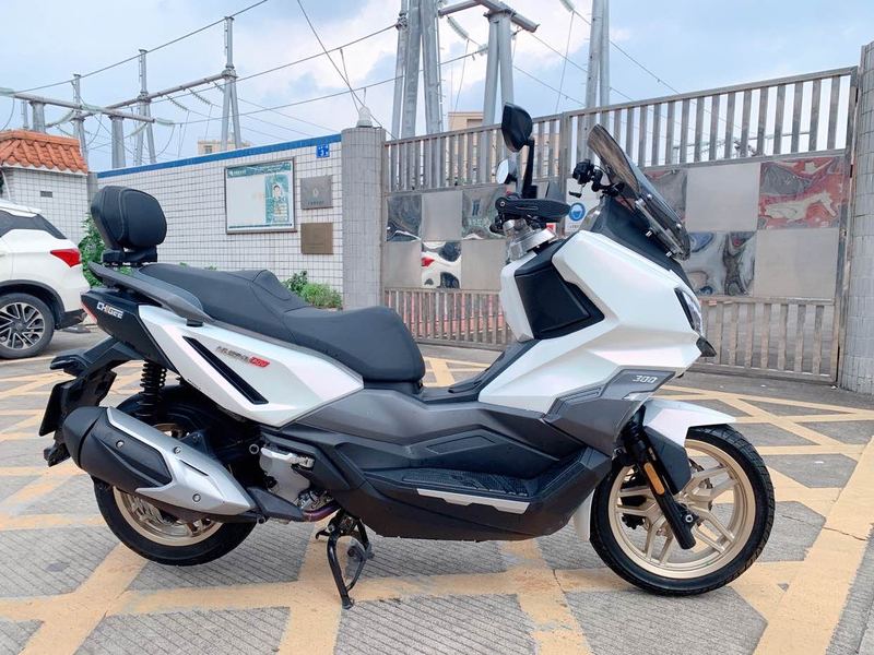 二手三阳哈士奇 Husky ADV300