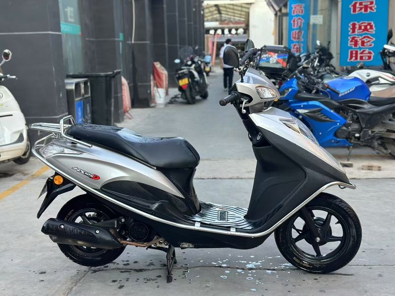二手新大洲本田NS125D