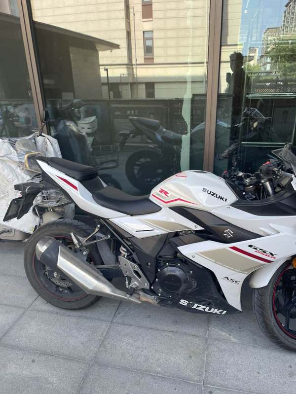 二手豪爵铃木GSX250R