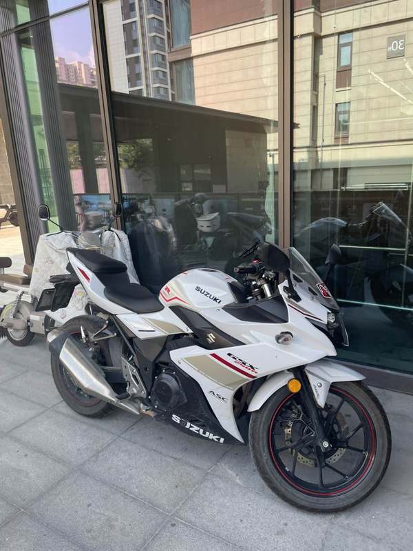 二手豪爵铃木GSX250R