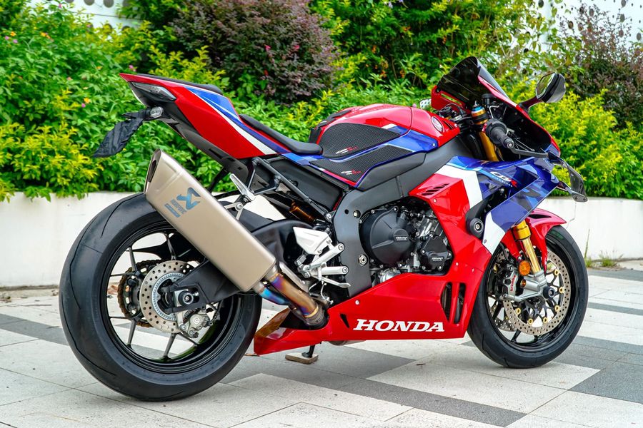 二手本田CBR 1000 RR-R