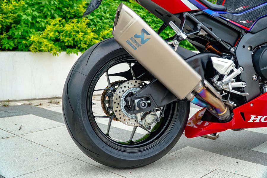 二手本田CBR 1000 RR-R