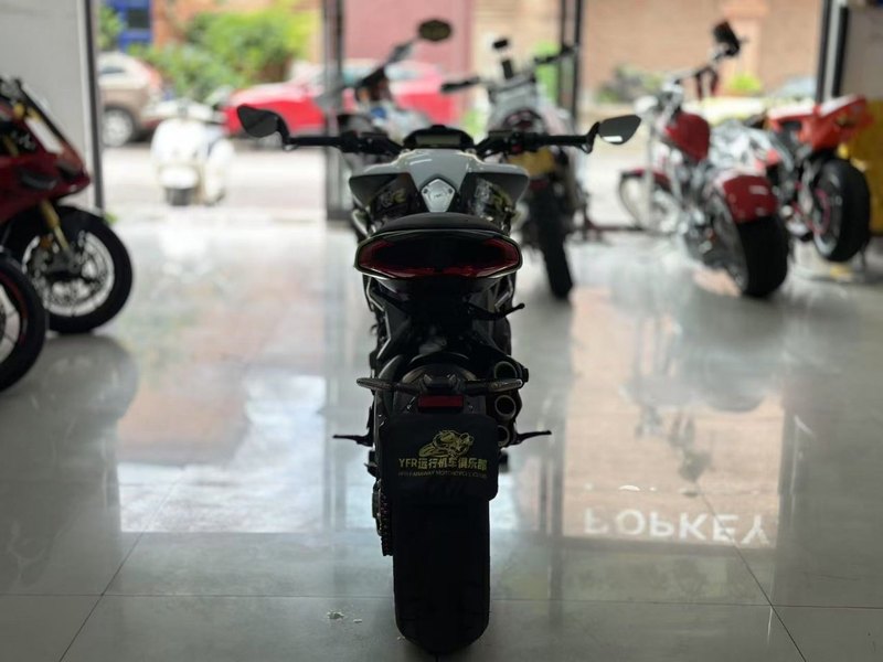 二手奥古斯塔Brutale 800