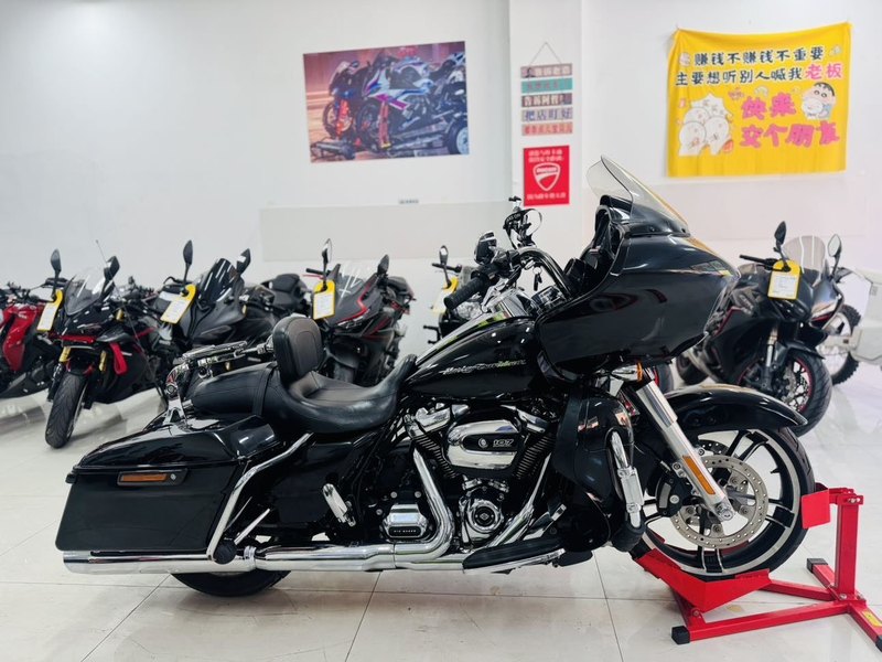 二手哈雷戴维森公路滑翔 Road Glide
