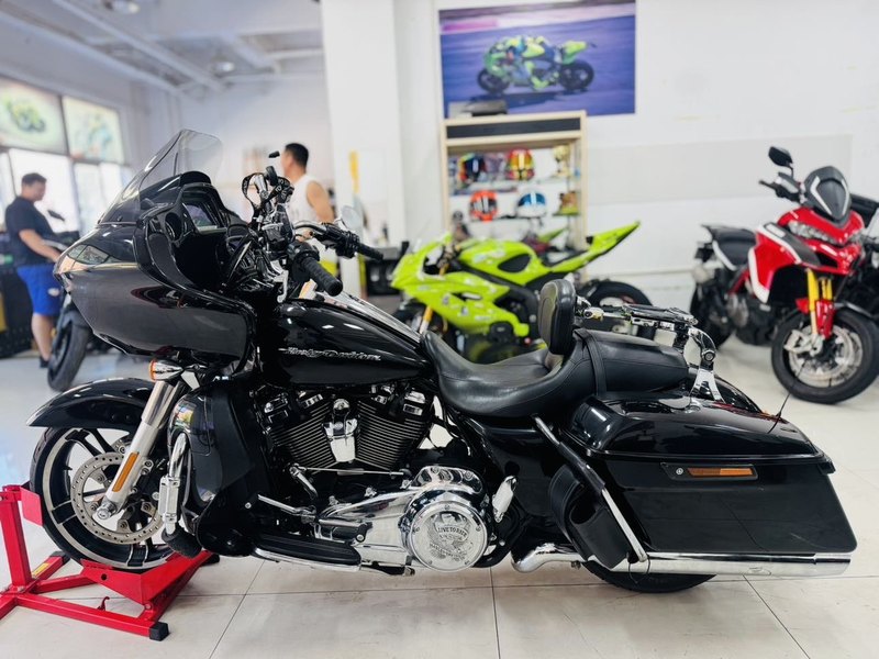二手哈雷戴维森公路滑翔 Road Glide