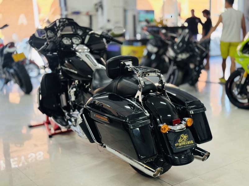 二手哈雷戴维森公路滑翔 Road Glide