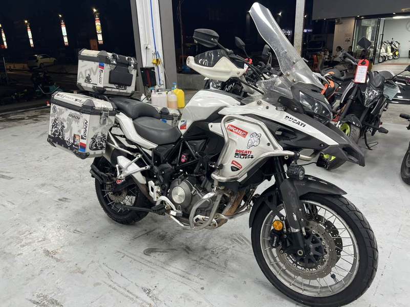 二手贝纳利金鹏 TRK502