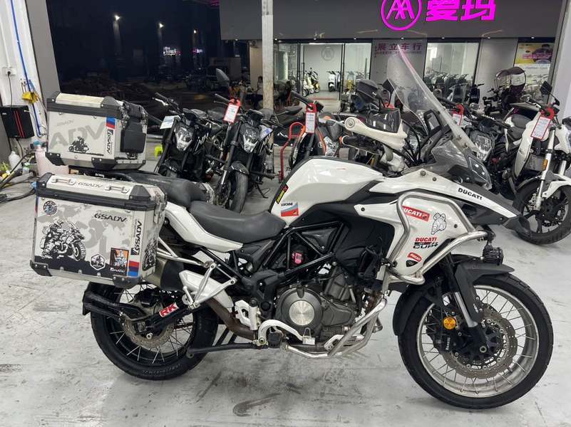 二手贝纳利金鹏 TRK502