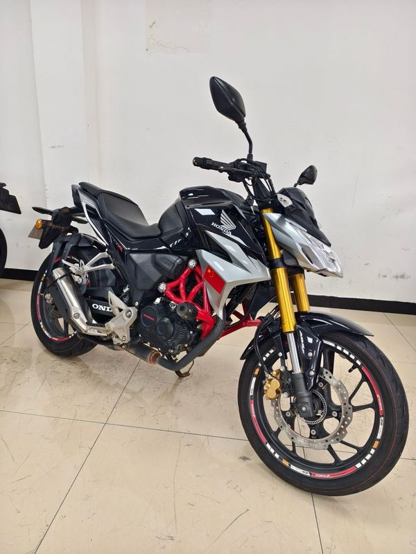 二手五羊本田CB190R 暴锋眼