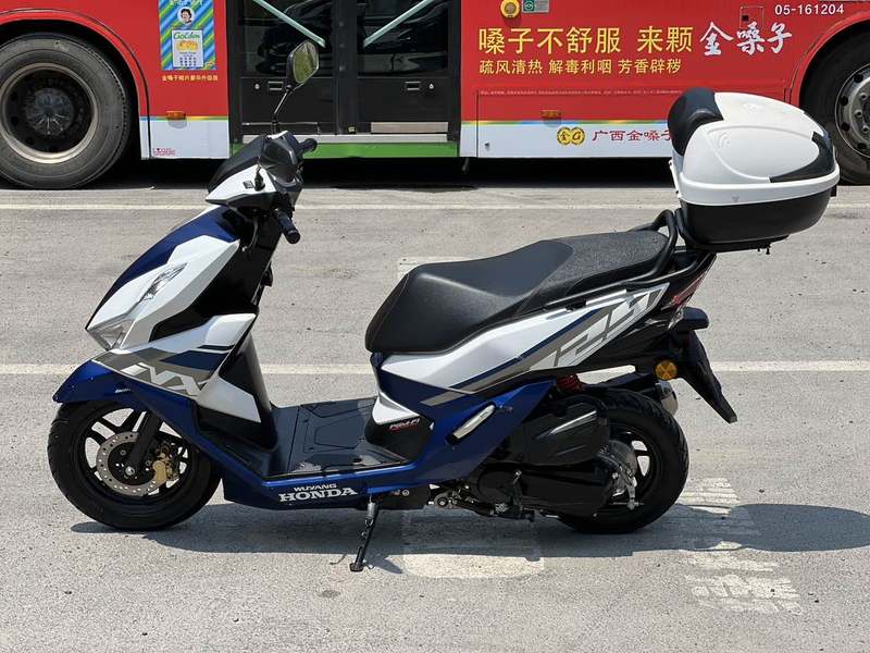 二手五羊本田NX125