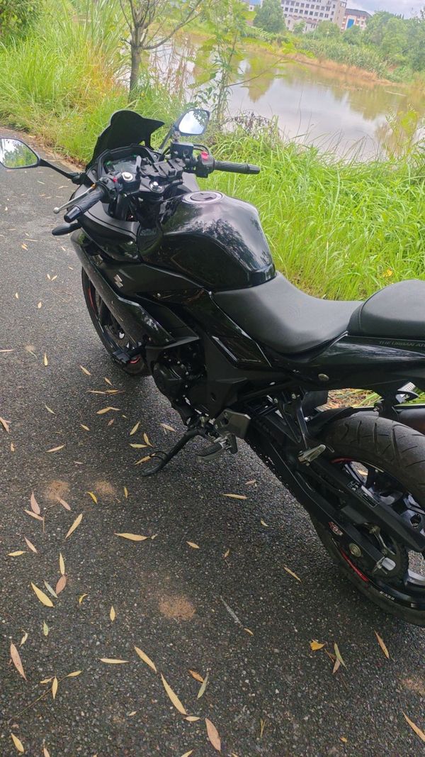二手豪爵铃木GSX250R