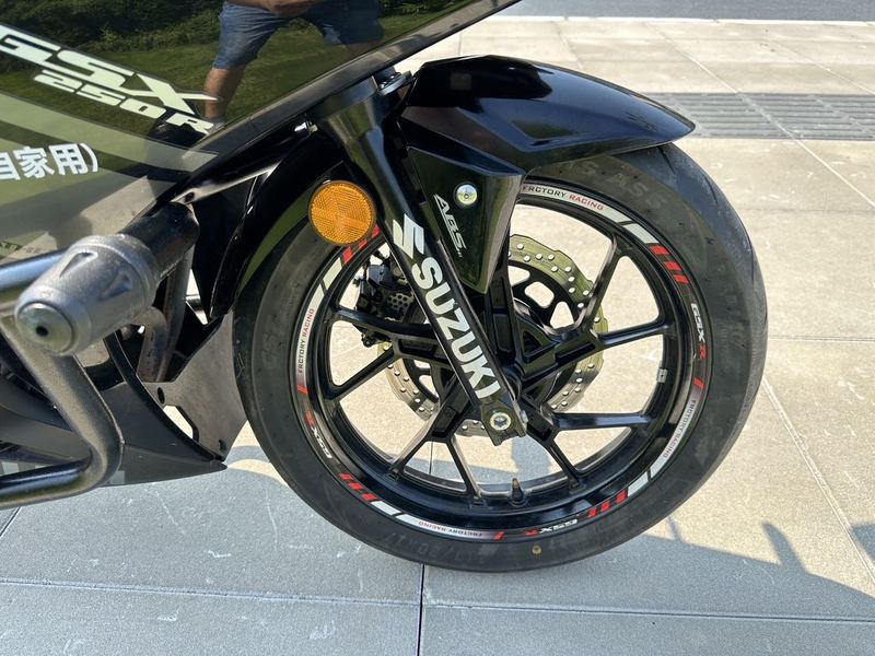 二手豪爵铃木GSX250R