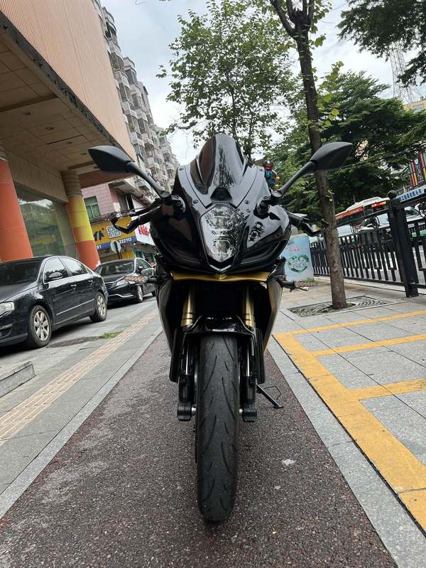 二手贝纳利龙卷风 Tornado 402R