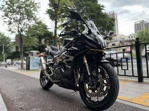二手贝纳利龙卷风 Tornado 402R
