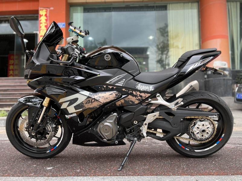 二手贝纳利龙卷风 Tornado 402R
