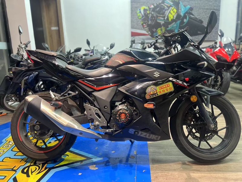二手豪爵铃木GSX250R