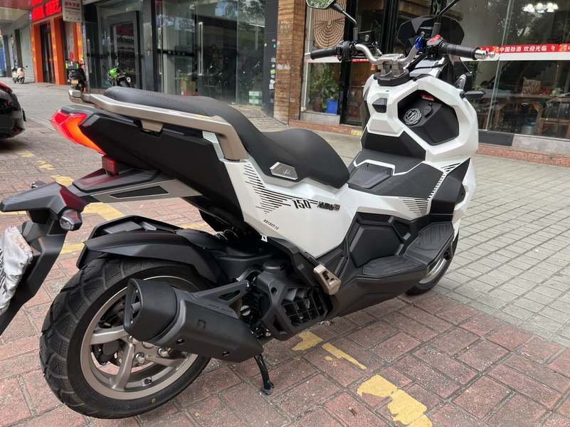 二手三阳哈士奇 Husky ADV150