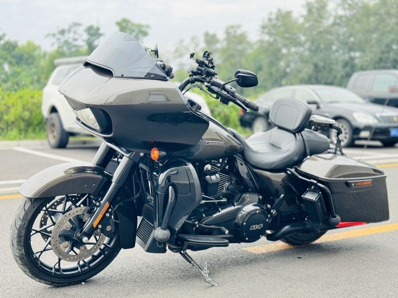 二手哈雷戴维森公路滑翔 Road Glide