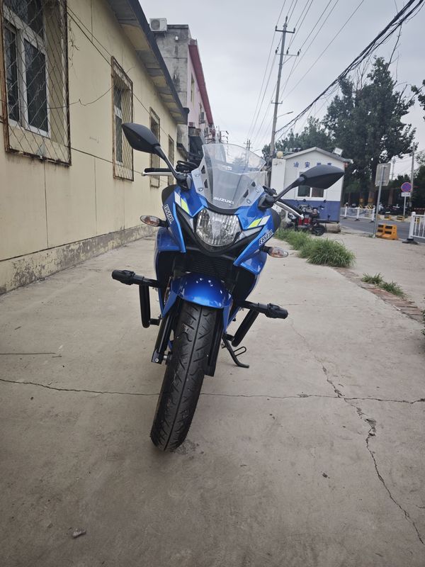 二手豪爵铃木GSX250R