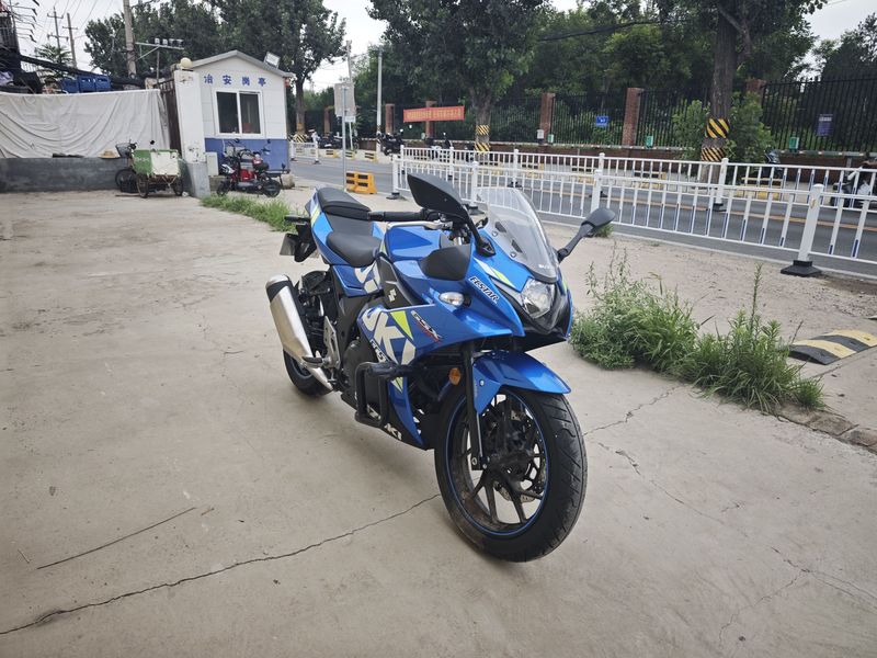 二手豪爵铃木GSX250R