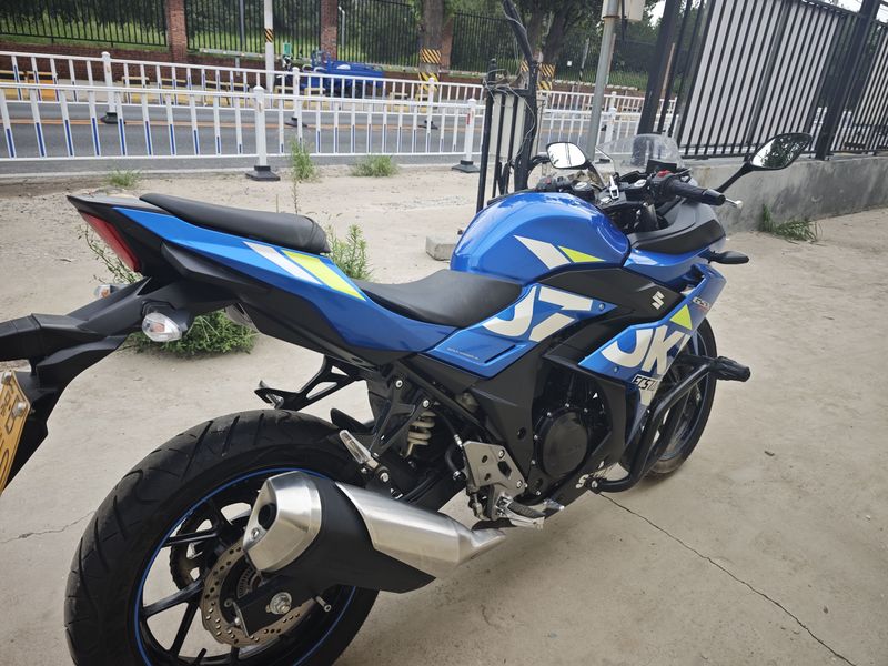 二手豪爵铃木GSX250R