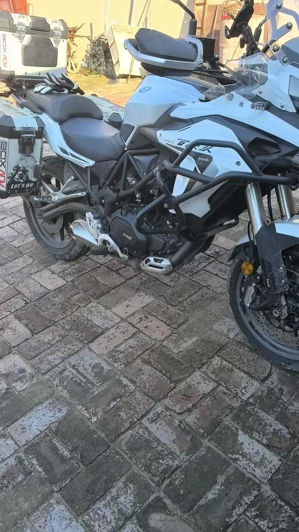 二手贝纳利金鹏 TRK502