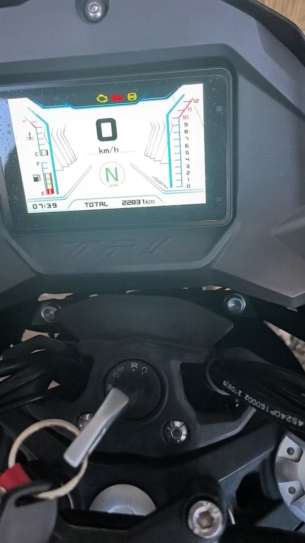 二手贝纳利金鹏 TRK502
